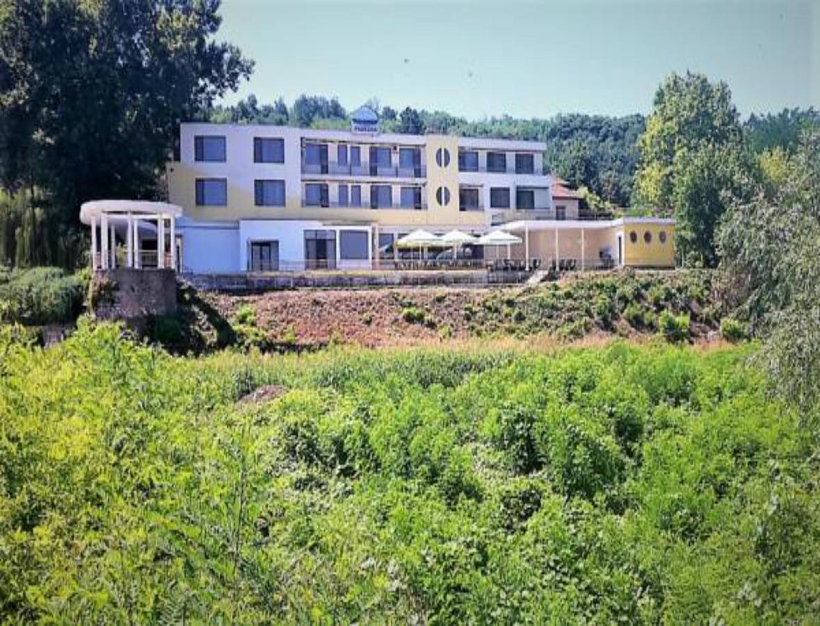 Хотелски Комплекс Радецки Град Козлодуй Hotel Kozloduy Exterior photo